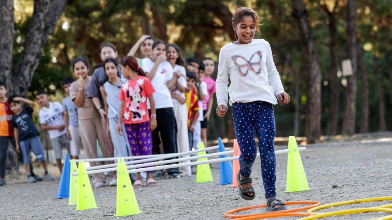 Çocuklar Kadifekale’de doyasıya eğlendi