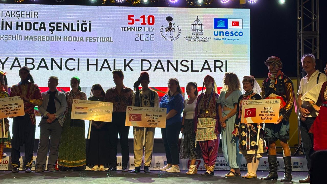 Efes Selçuk halk oyunları ekibi Akşehir’de büyük beğeni topladı