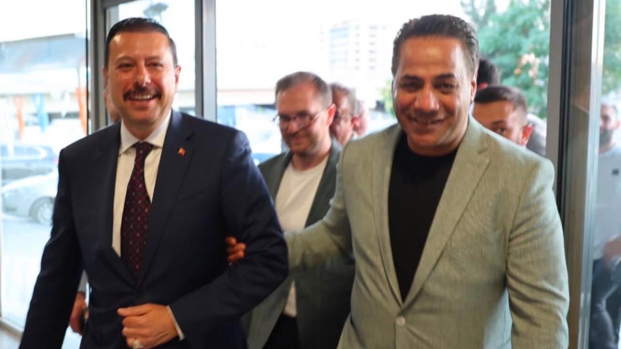 Özçelik'ten Kaya'ya övgü dolu sözler: Dava adamlığıyla örnek aldığım ağabeyim