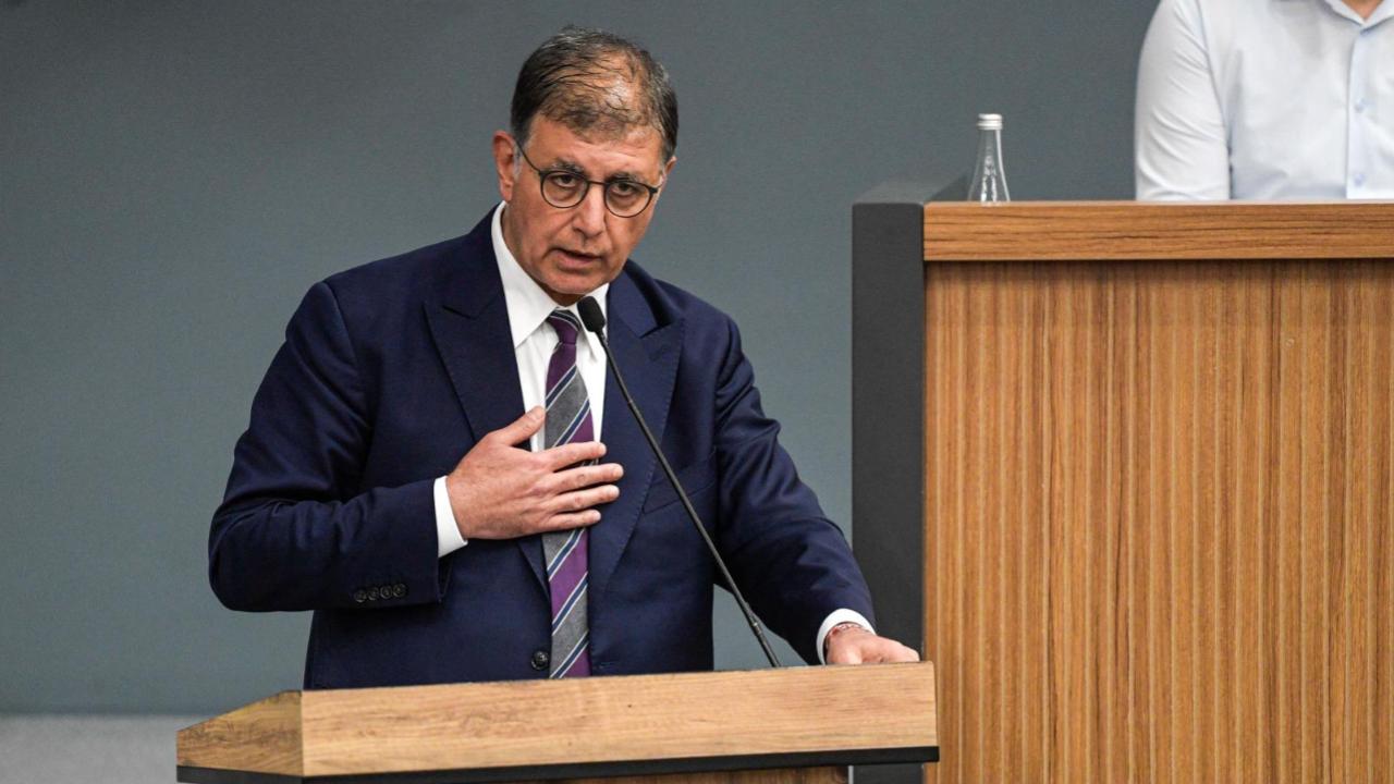 Tugay'dan 'bağımsız' söylemlerine yanıt: Hepimiz devletimize, milletimize ve halkımıza bağımlıyız!